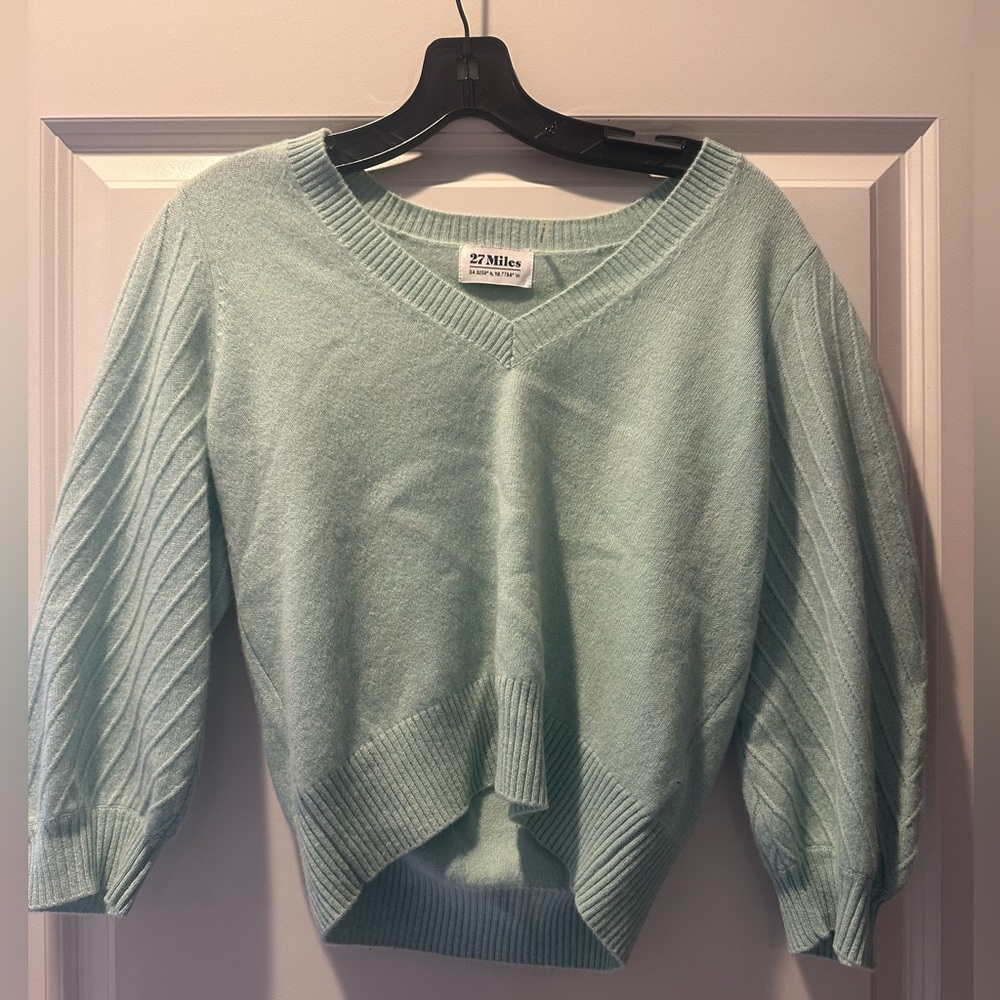 27 Miles mint cashmere sweater like new